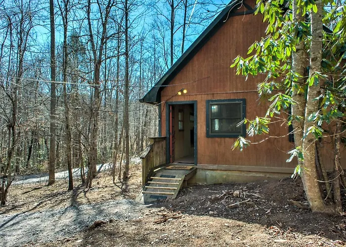 Private 30-Acre Retreat With Hot Tub & Game Room