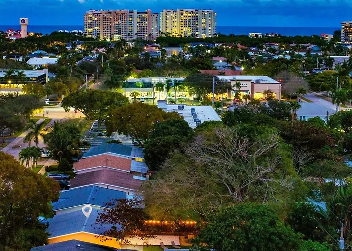East Boca Oasis With Huge Yard Hot Tub Fire Pit And Games