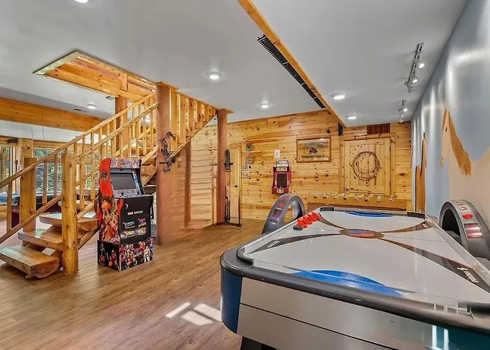 Wolf Laurel Lodge - Luxury Log Cabin Retreat For Private Gatherings