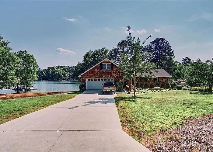 Deep-Water Keowee Lakefront, Dock, Deck, Kayaks
