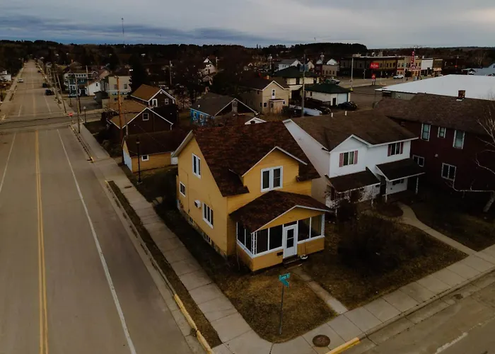 Ely Camp Haus - Vintage Home In Downtown Ely