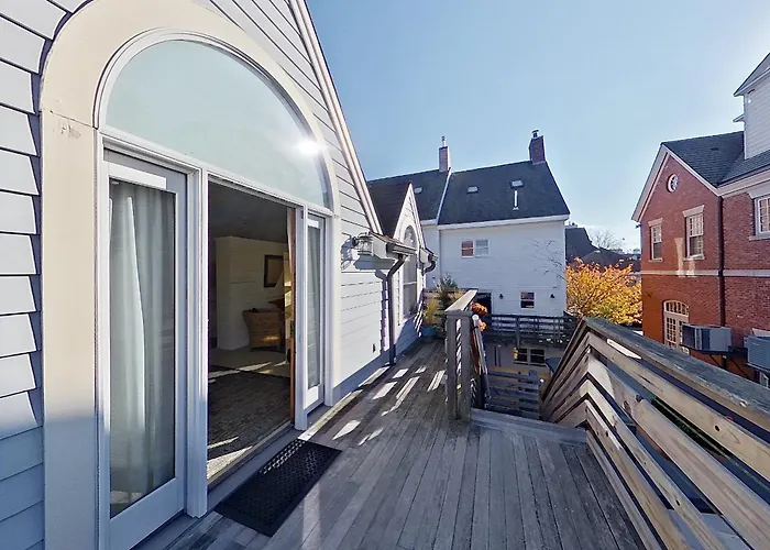 Newport Harbor View Cottage W Decks & Parking