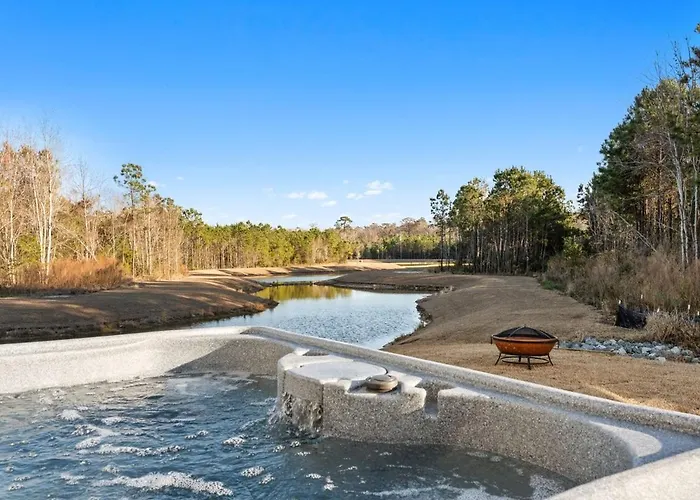 Gorgeous 4-Bed House With Hot Tub In Ocean Isle Beach