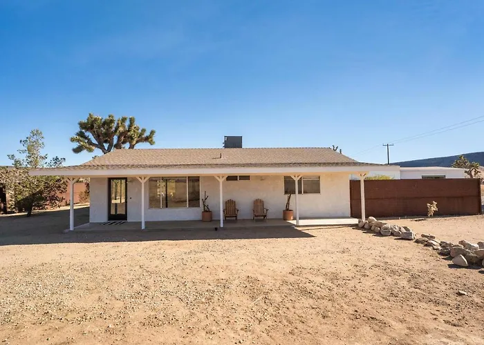The Sawtooth House - Pioneertown Escape With Pool, Spa, Views & Fire Pit