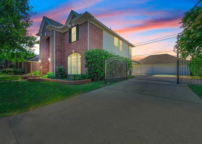 Spacious 5Br Villa With Pool, Fire Pit, And Game Area