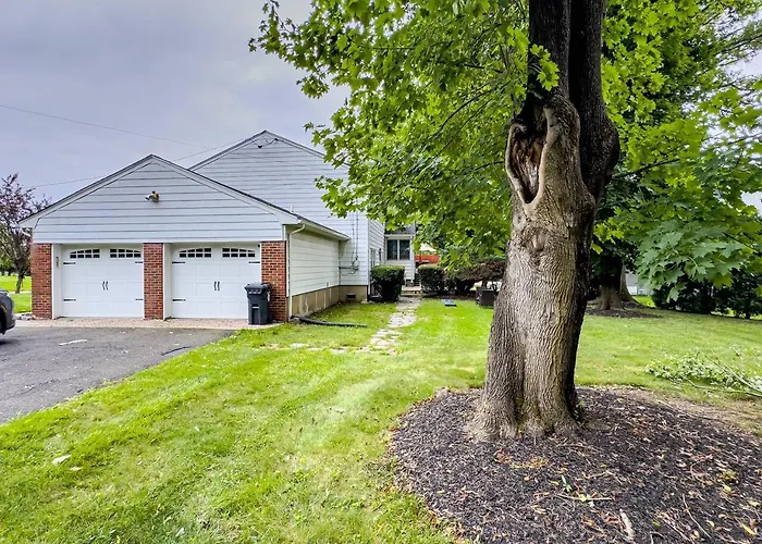 Grand Lakeview Retreat Near Town • Game Rm • 4Br