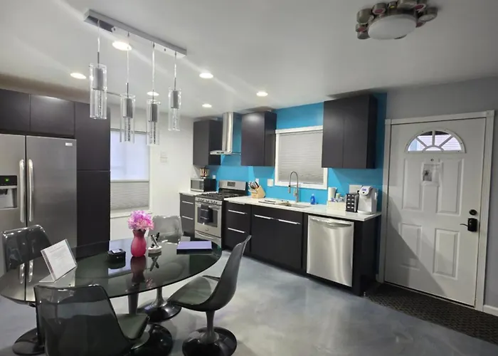 Modern Retro 2Br Condo