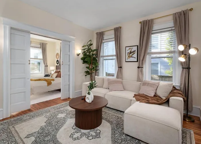 Downtown Princeton Haven • 1Br • Fast Wifi