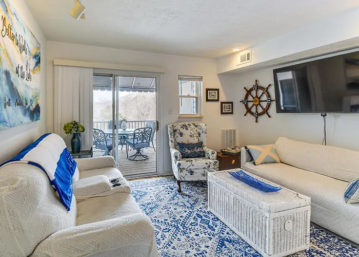 Boat & Relax On Smith Mountain Lake! Bright Condo