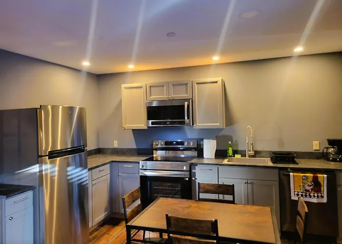 Cold Brook Lodge - 2 And 3 Bedroom Luxury Apartments