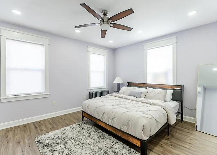 Modern 2Bedrooms 1King 1Queen Size Bed Near Center City, Bok Bar, Passyunk Square More!