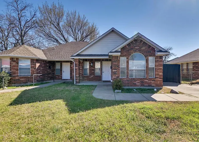 Walk To Mckinney Square! Couple'S Retreat W/ Yard