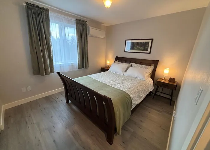 Water & Mountain Views - Family & Pet Friendly