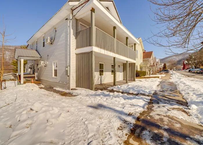 Historic Hinton Gem: Walkable Luxury Near Dtwn!
