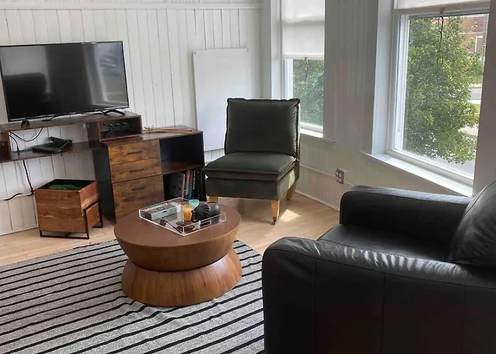 No3- Stylish 2 Bedroom Apartmen