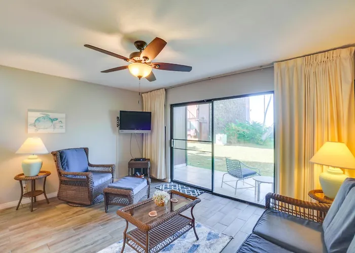 Oceanfront Molokai Shores Condo W/ Pool Access!