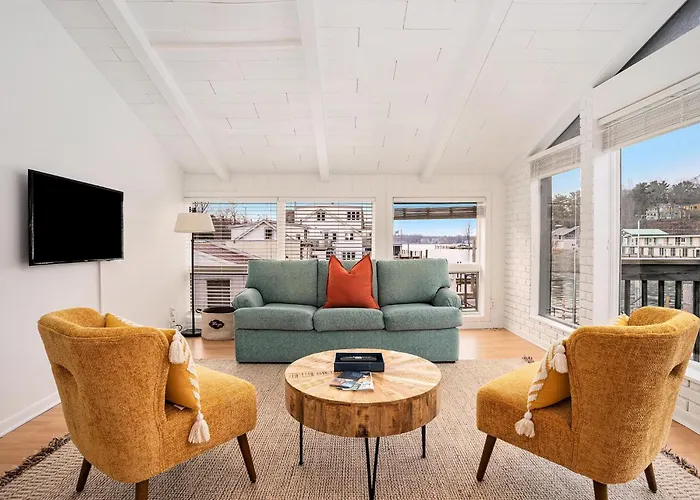 Riverside Suites