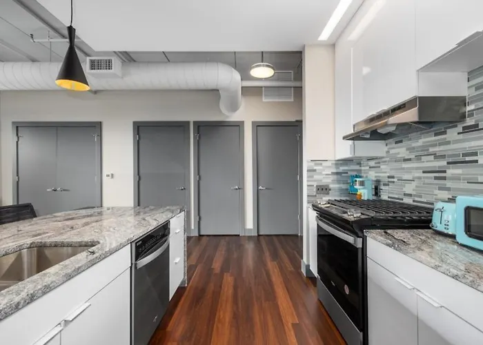Luxury Apartment W City Views - Leonard Building
