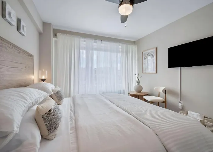 The Chelsea - King 1Br In Rosslyn With Queen Sleeper, Free Parking & Metro Access