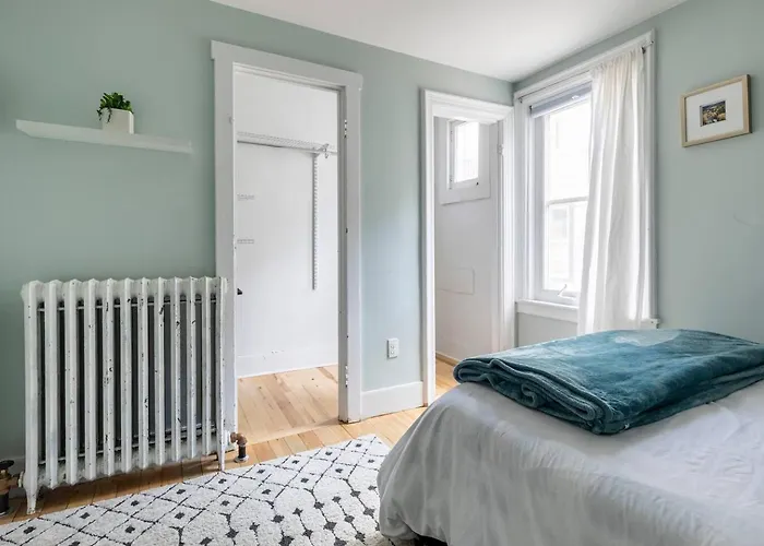 Downtown Retreat • Perfect For Families Or Groups!