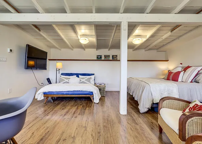 'Red Barn Guest Cottage' Wine Country Escape