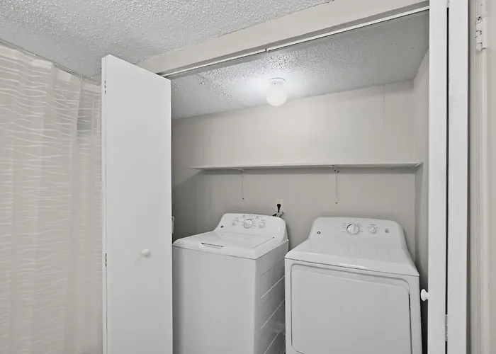 Modern 2Br Retreat Near Stone Mountain
