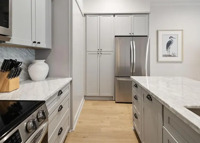 Chandeluer Shore 9 - Steps To Beach, Pool, Pets Welcome W Fee