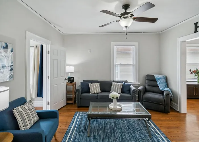 Cozy Family Spot Near Great Lake Lakes Naval Base