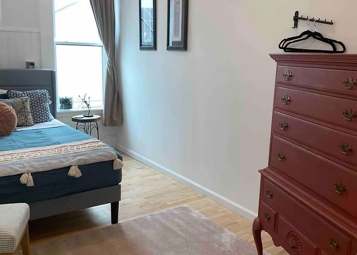 No3- Stylish 2 Bedroom Apartmen