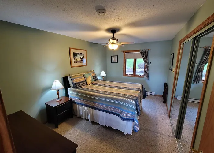 Bayfield Island View Lodging, Bayfield, Wi
