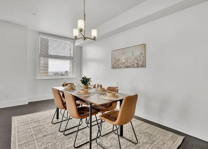 Heb403 Spacious & Stylish 2 Bedroom Condo Downtown Fort Worth, Free Parking, Walk To Convention Center