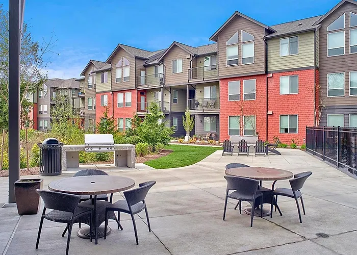 Landing Amazing 1Bd Clubhouse Pool