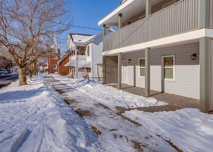 Explore The Hinton Historic District! Luxe Studio