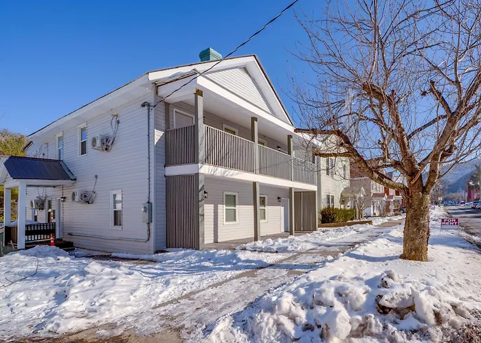 Historic Hinton Gem: Walkable Luxury Near Dtwn!