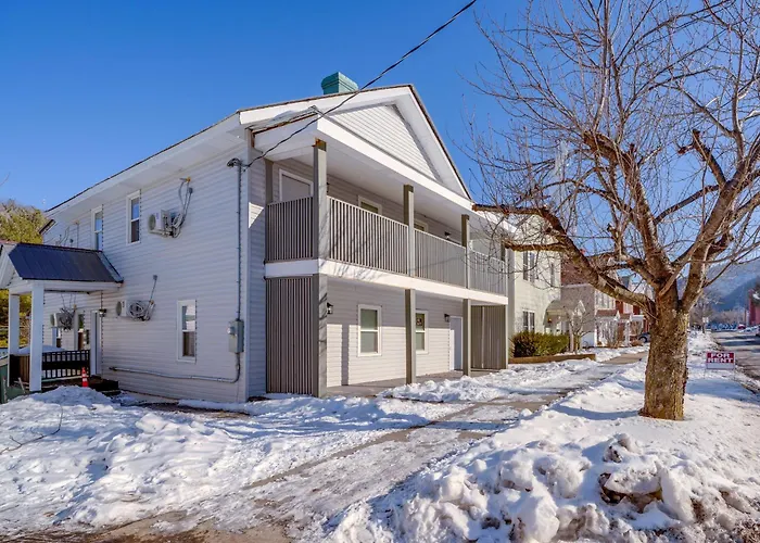 Explore The Hinton Historic District! Luxe Studio