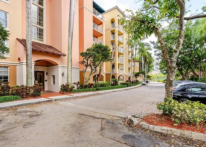 Bright Condo At The Yacht Club Aventura 4404