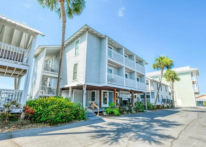 Island Place 101 Dreamy Condo With Pool! Rebuilt!