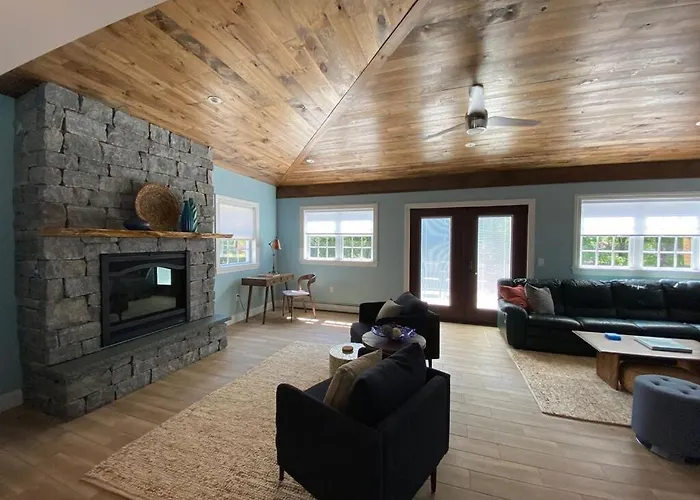 Luxury Stay Steps From Downtown Saratoga Springs Water