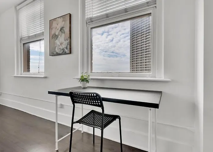 Heb403 Spacious & Stylish 2 Bedroom Condo Downtown Fort Worth, Free Parking, Walk To Convention Center