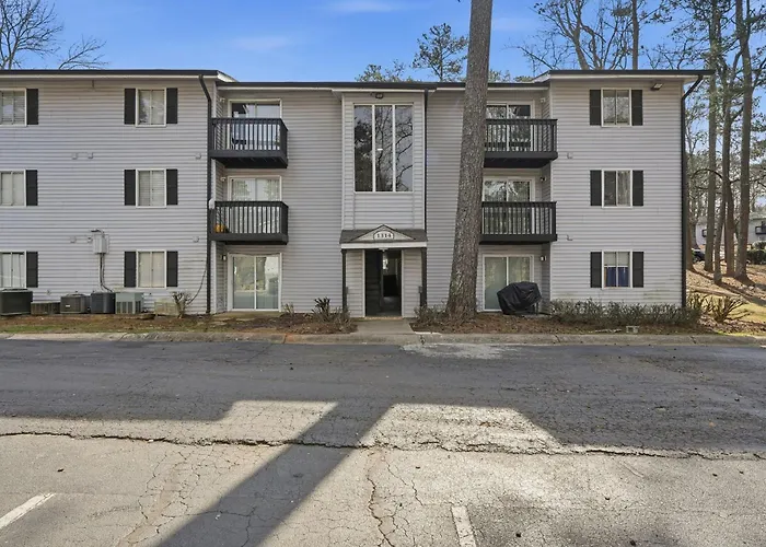 Cozy Downtown Stone Mountain Apartment