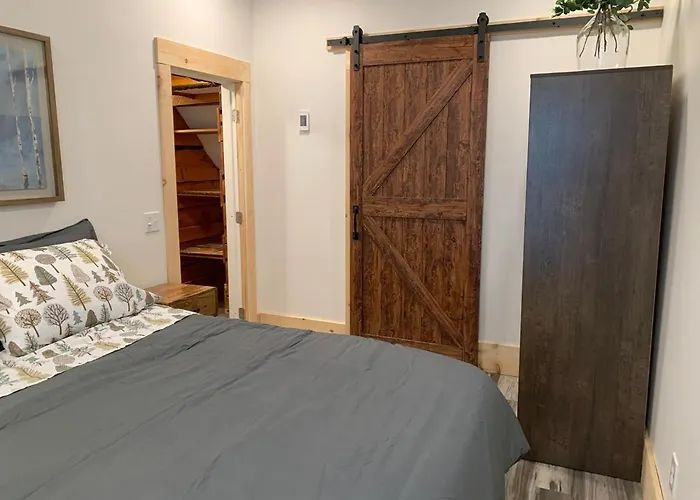 The Treehouse At 11 Gables Ludlow - Hot Tub, Dining, Shopping & Okemo Shuttle