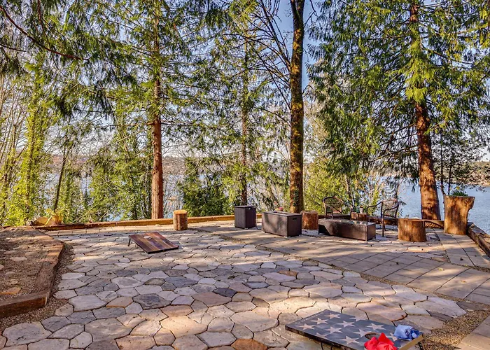 Walk To Beach! Scenic 'Wine Studio' In Gig Harbor