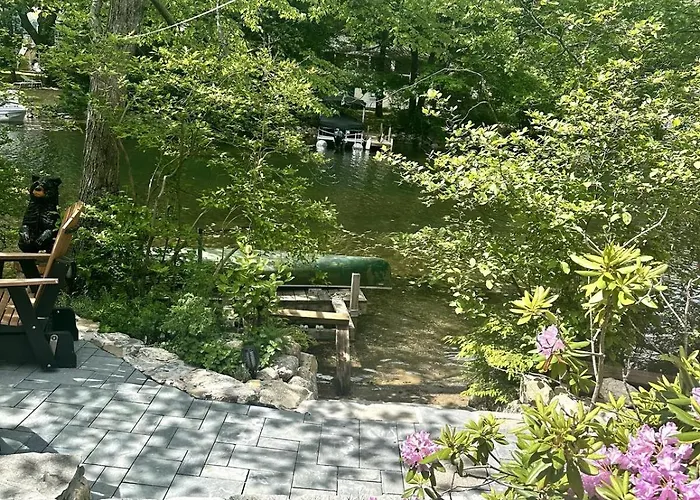 Lake Waukewan Camp In Meredith