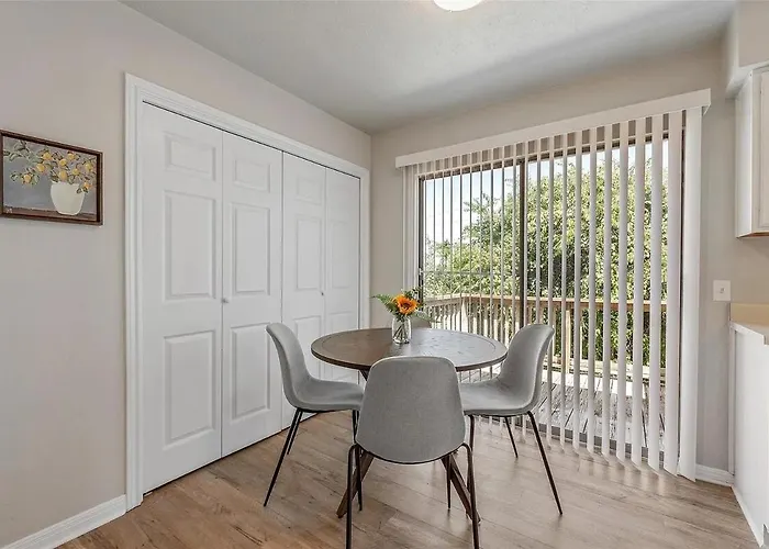Stylish 2Br Comfort Near Texas A&M - Ev-Friendly
