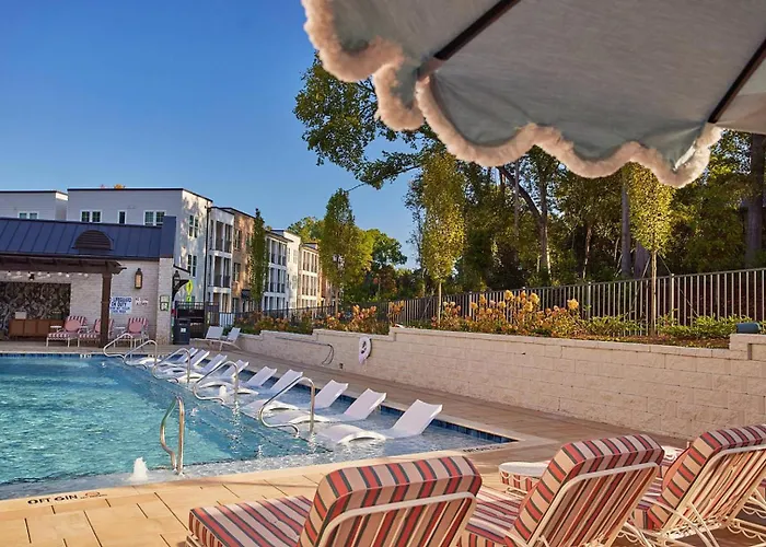 Landing Incredible 2Bd Pool Clubhouse