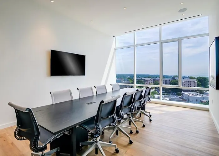 Luxury 1Br W Stunning Floor-To-Ceiling Water Views