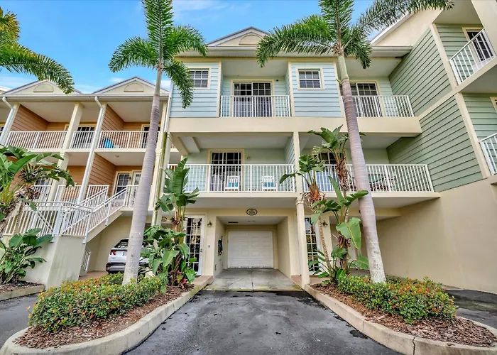 Sunrise Waterfront 2Br Townhome - Pool & Private Terraces