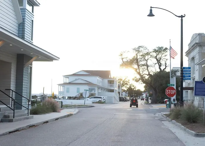 Chandeluer Shore 9 - Steps To Beach, Pool, Pets Welcome W Fee