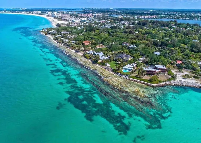 Pool View, One Bedroom Walk To Beach Daily Rentals