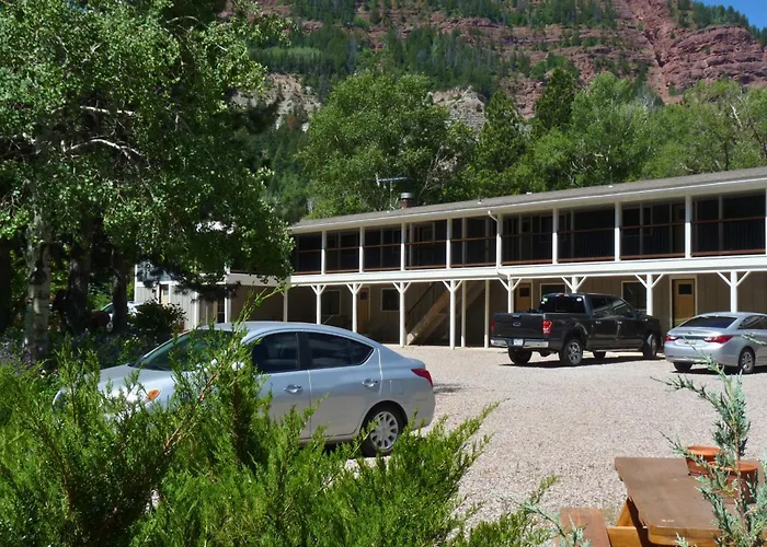 Mountain Retreat On The Water